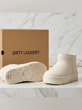 New DIRTY LAUNDRY Off-White Ribbed Platform Ankle Booties